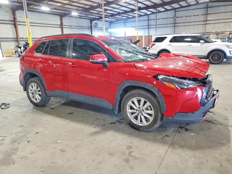 2024 TOYOTA COROLLA CROSS LE 4