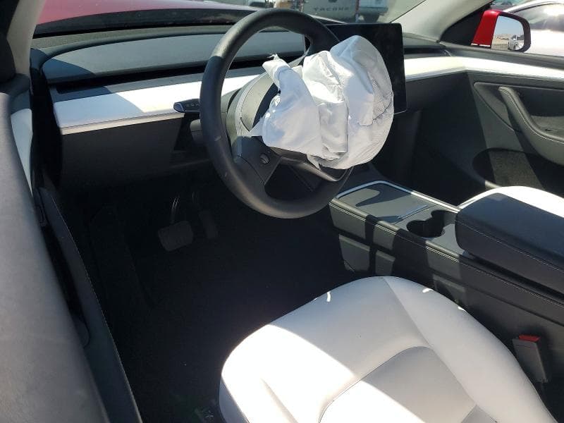 2024 TESLA MODEL Y 8