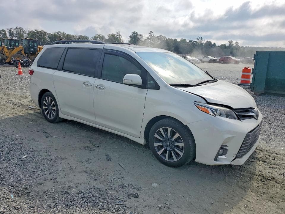 2018 TOYOTA SIENNA LIMITED PREMIUM 7-PASSENGER 4