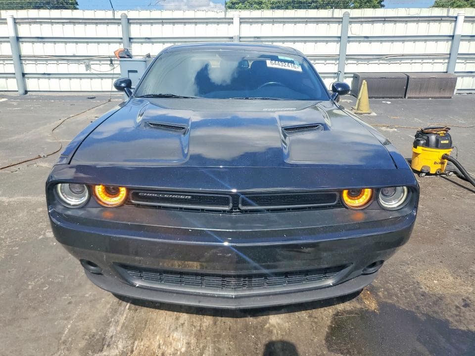 2021 DODGE CHALLENGER SXT 5