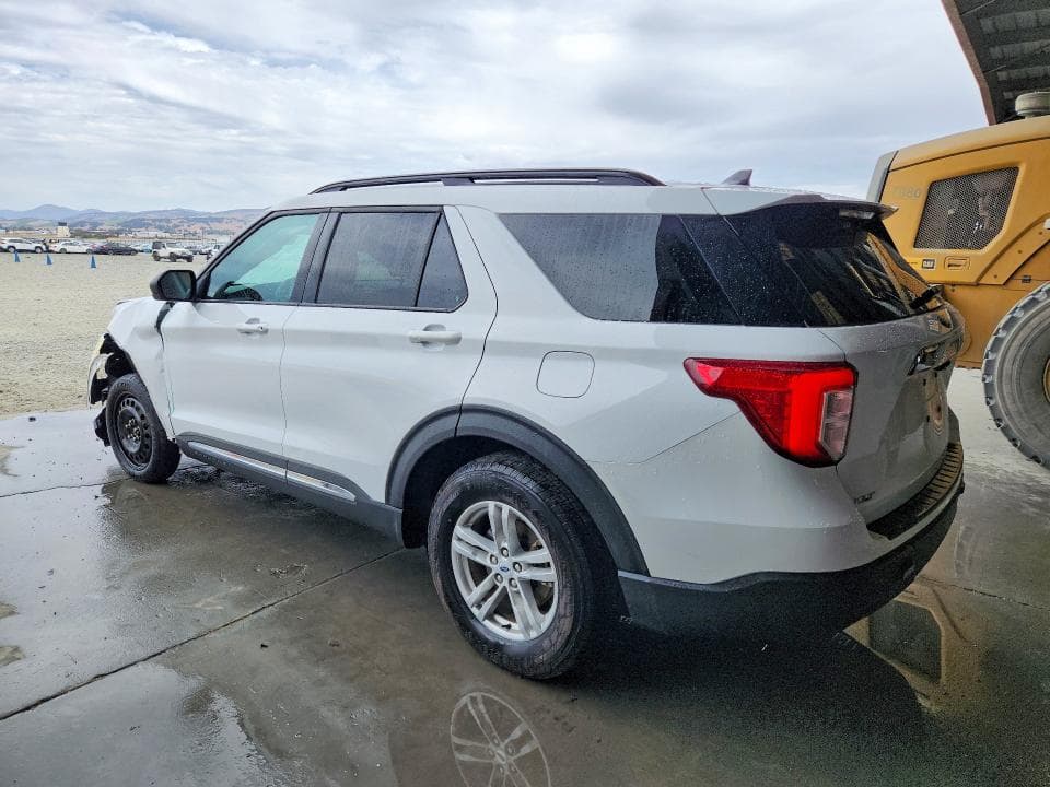 2022 FORD EXPLORER XLT 2