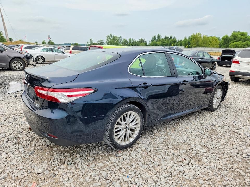 2018 TOYOTA CAMRY HYBRID XLE 3