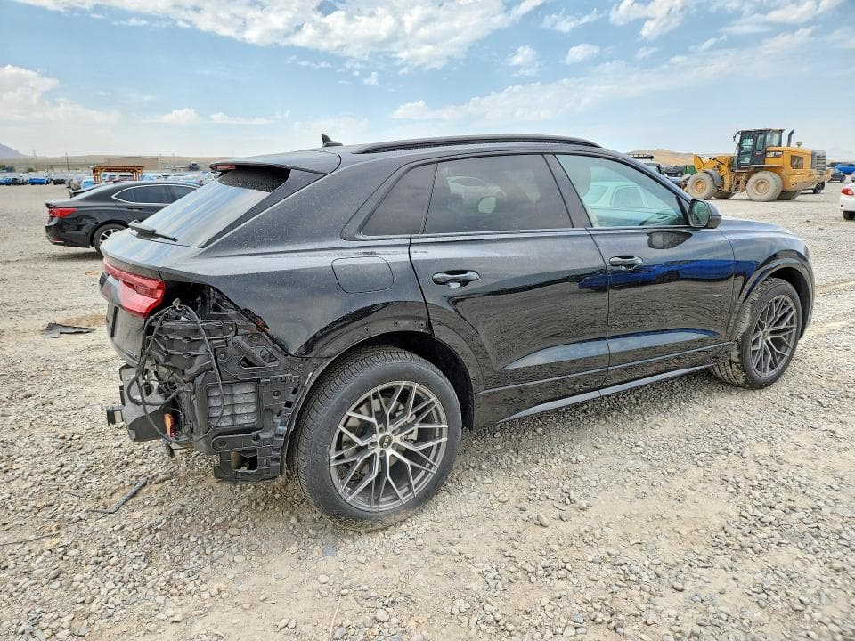 2023 AUDI Q8 PREMIUM 3