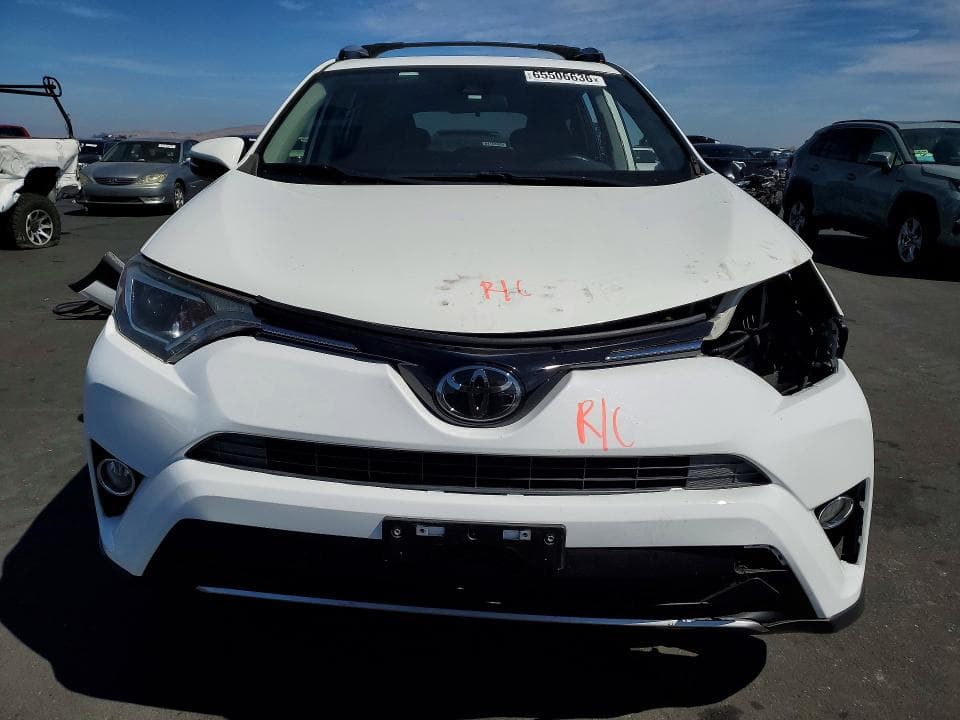 2017 TOYOTA RAV4 XLE 5