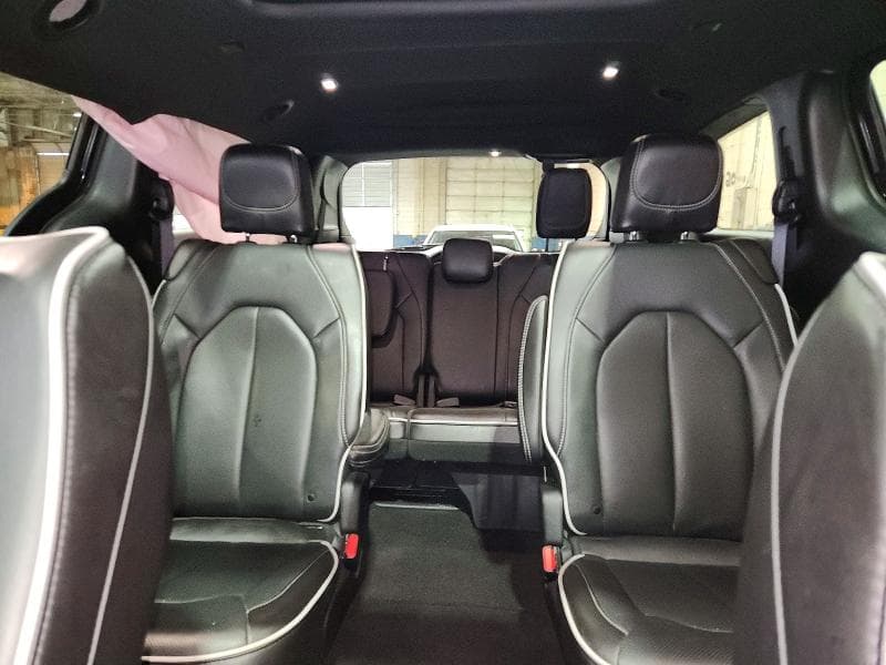2026 CHRYSLER PACIFICA LIMITED 10
