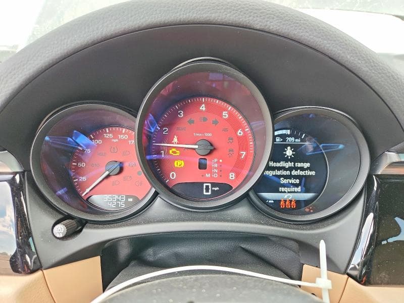 2023 PORSCHE MACAN S 9