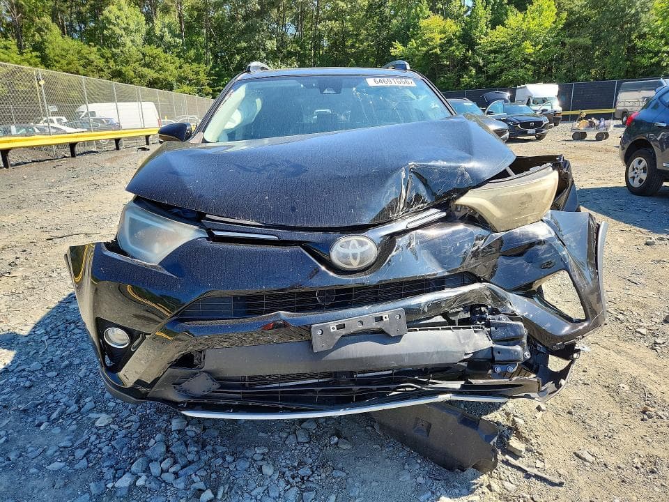 2017 TOYOTA RAV4 XLE 5