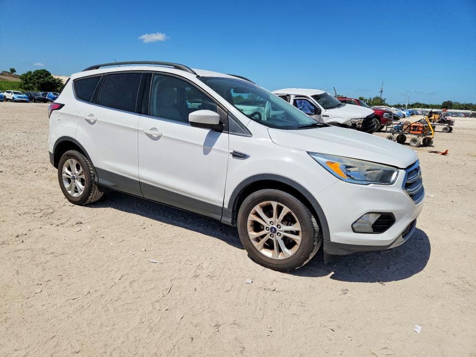 2018 FORD ESCAPE SE 4