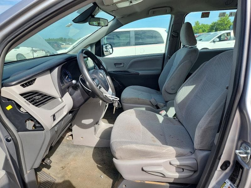 2018 TOYOTA SIENNA L 7