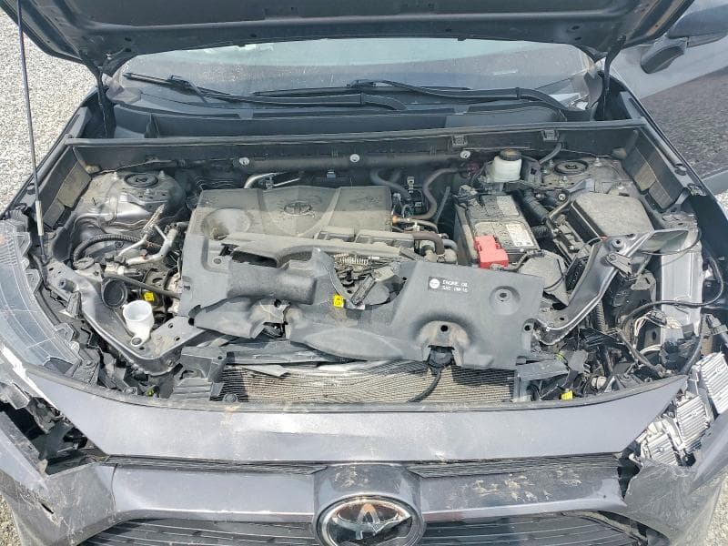 2021 TOYOTA RAV4 LE 11