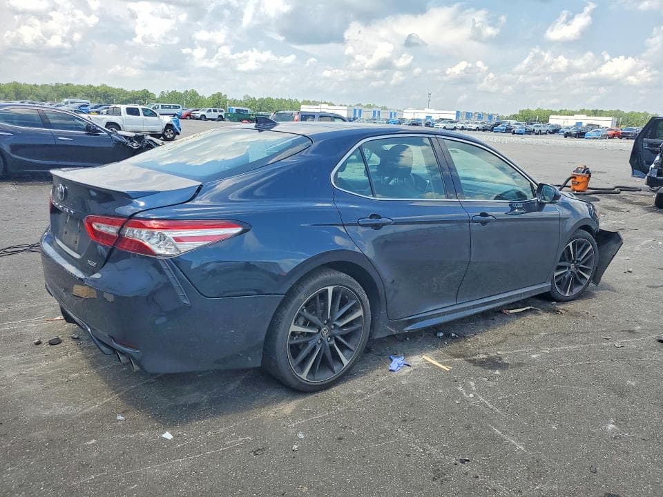 2020 TOYOTA CAMRY XSE 3