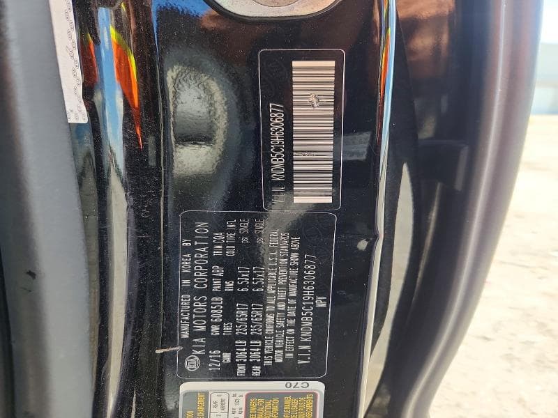 2017 KIA SEDONA LX 13