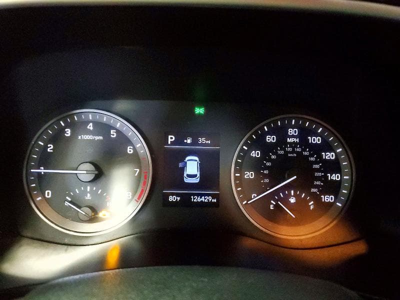 2020 HYUNDAI TUCSON SE 9