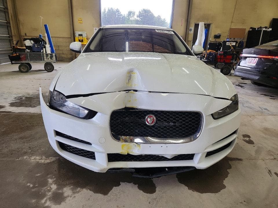 2018 JAGUAR XE 5