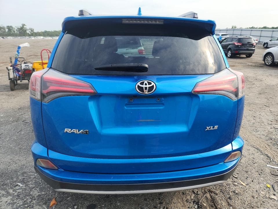 2017 TOYOTA RAV4 XLE 6