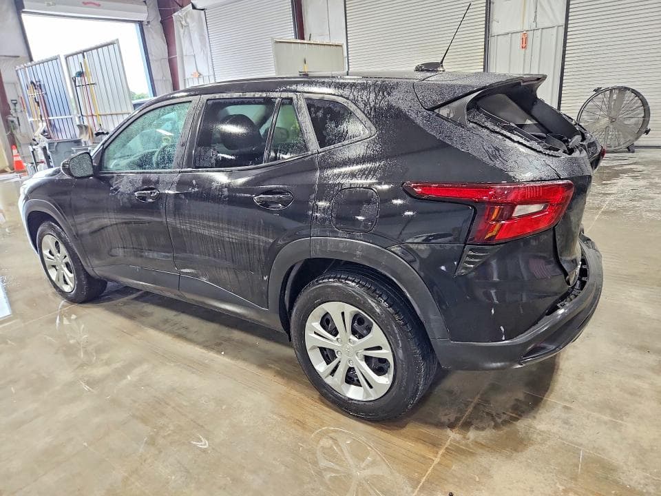 2024 CHEVROLET TRAX LS 2