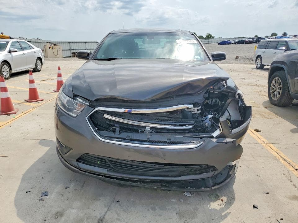 2018 FORD TAURUS SEL 5