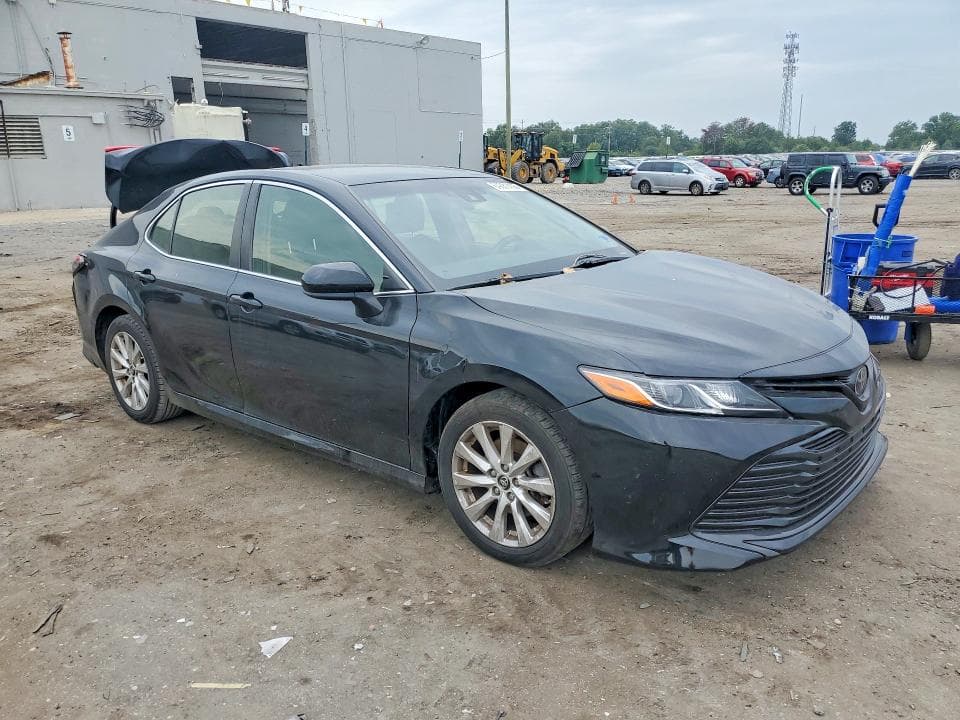 2018 TOYOTA CAMRY LE 4