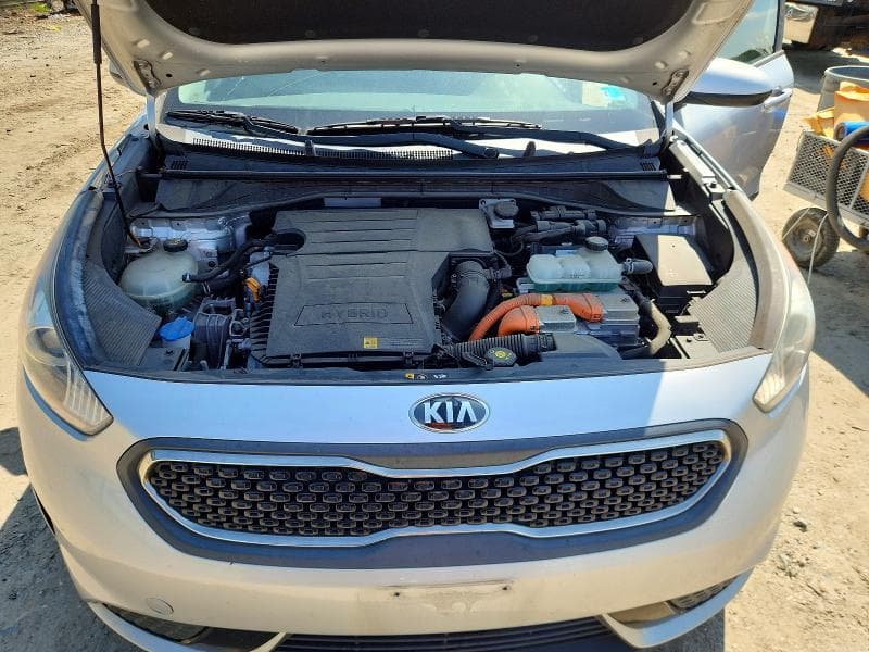 2018 KIA NIRO LX 11