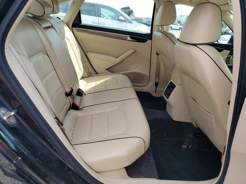 2018 VOLKSWAGEN PASSAT SE 10