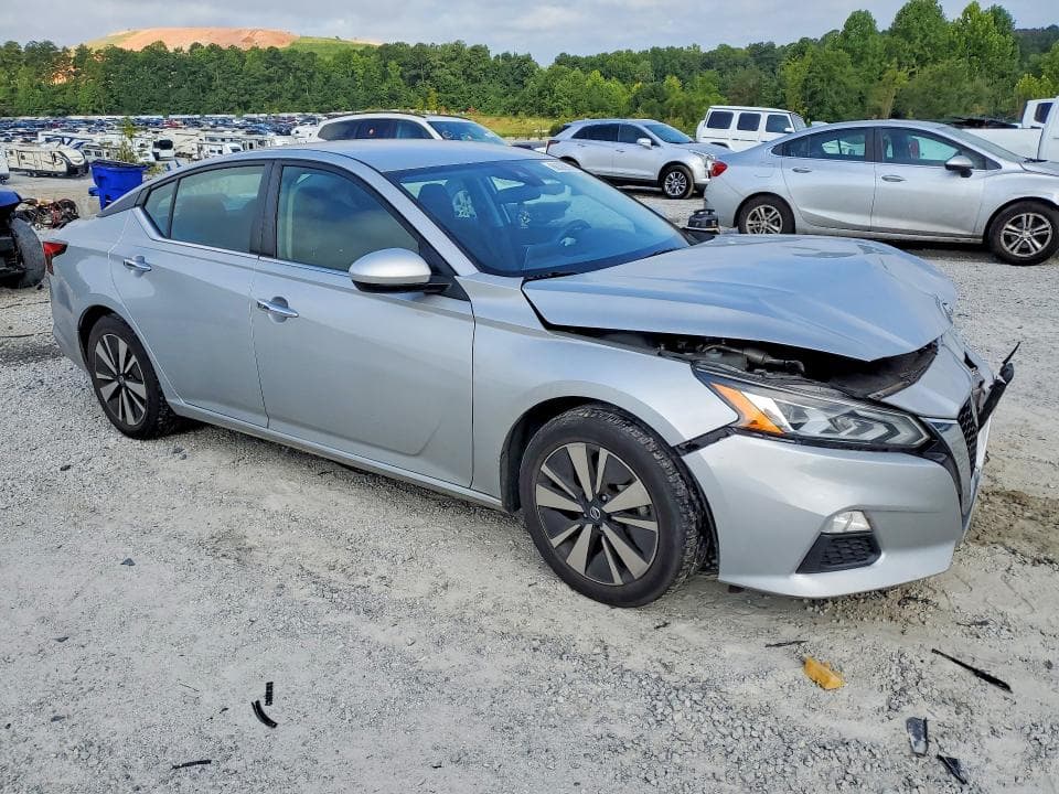 2022 NISSAN ALTIMA SV 4