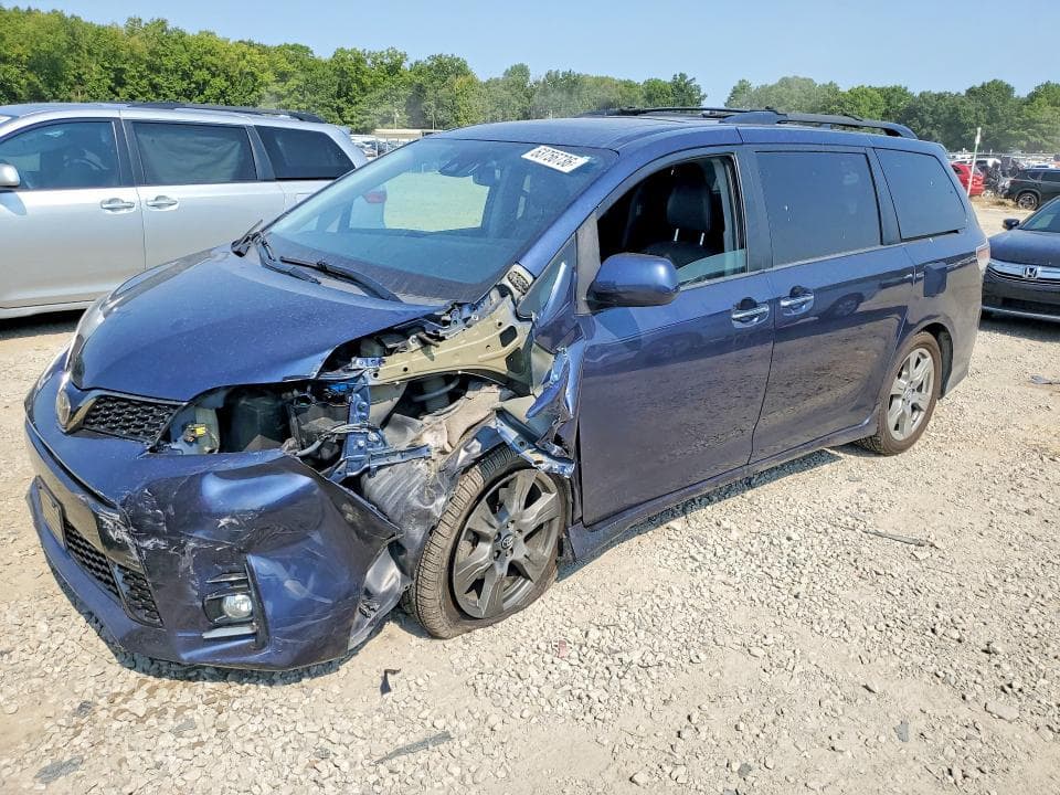 2018 TOYOTA SIENNA SE PREMIUM 8-PASSENGER - 1