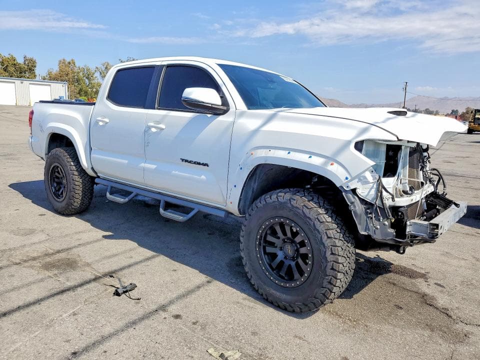 2018 TOYOTA TACOMA TRD SPORT 4