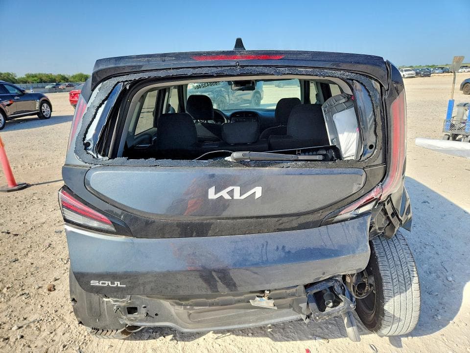 2025 KIA SOUL LX 6