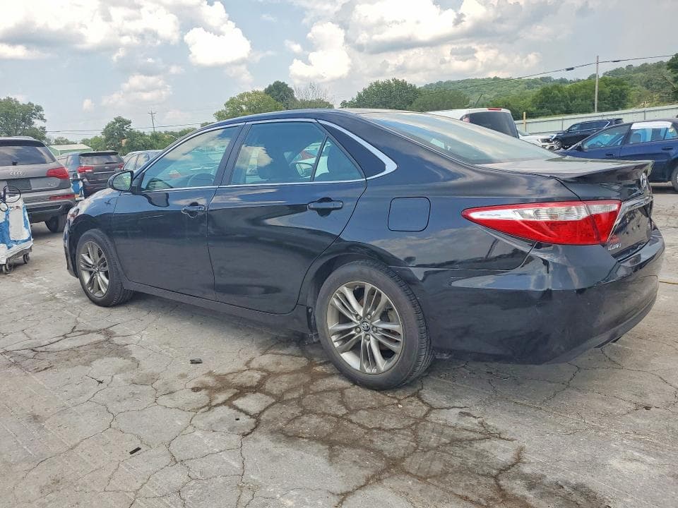 2017 TOYOTA CAMRY SE 2