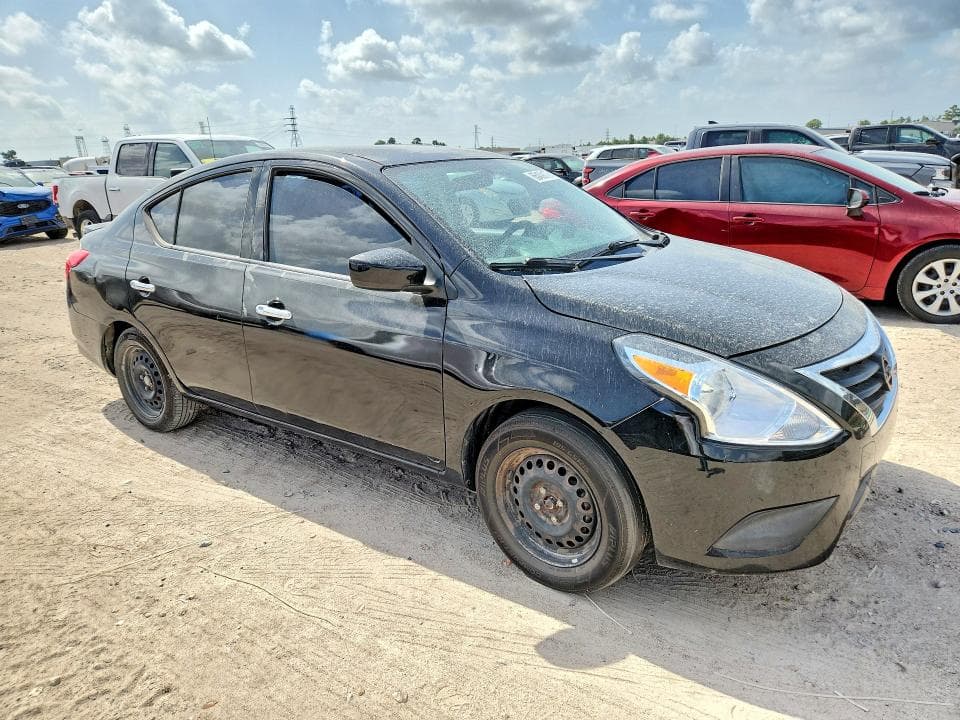 2018 NISSAN VERSA SV 4