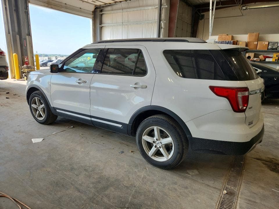 2017 FORD EXPLORER XLT 2