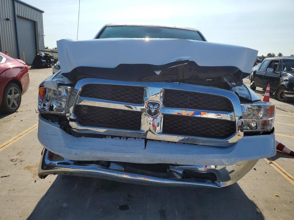 2019 RAM 1500 CLASSIC SLT 5
