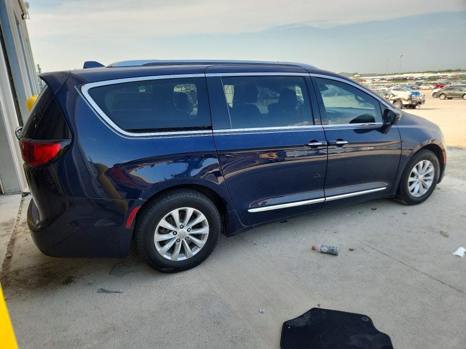 2018 CHRYSLER PACIFICA TOURING L PLUS 3