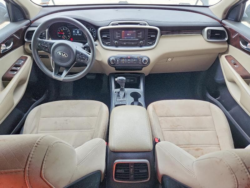 2017 KIA SORENTO LX V6 8