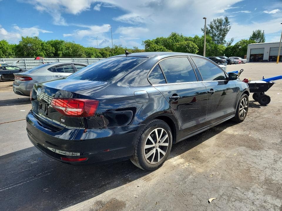 2017 VOLKSWAGEN JETTA SE 3
