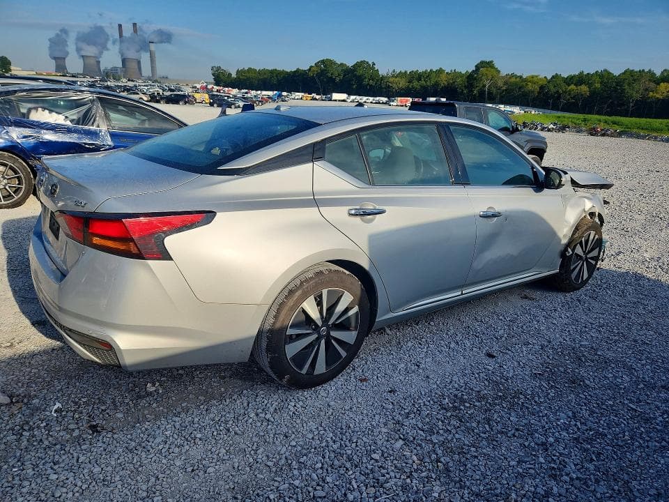 2019 NISSAN ALTIMA SV 3