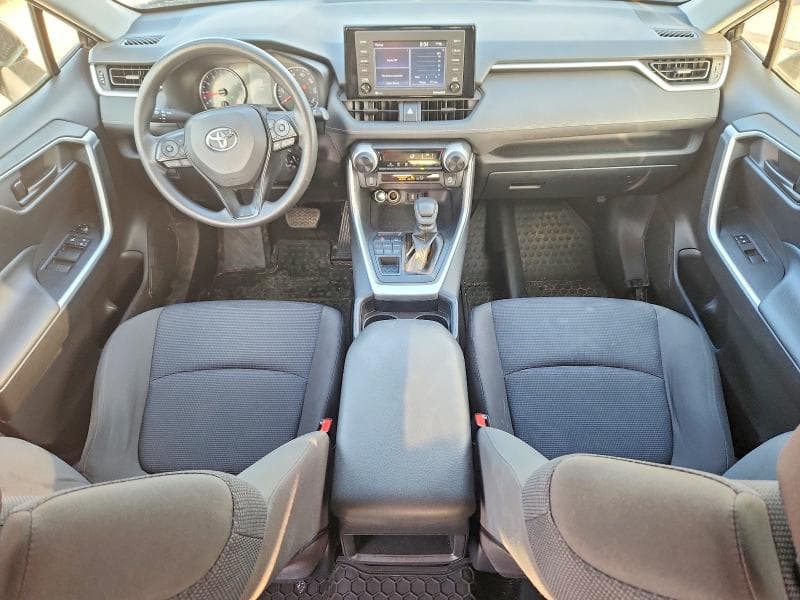 2020 TOYOTA RAV4 LE 8