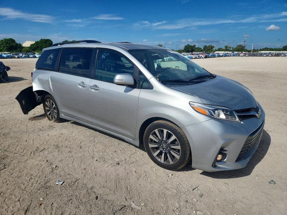 2019 TOYOTA SIENNA LIMITED 7-PASSENGER 4