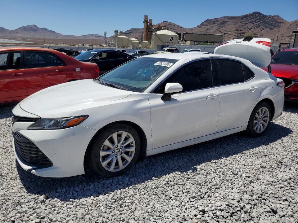 2019 TOYOTA CAMRY LE - 1