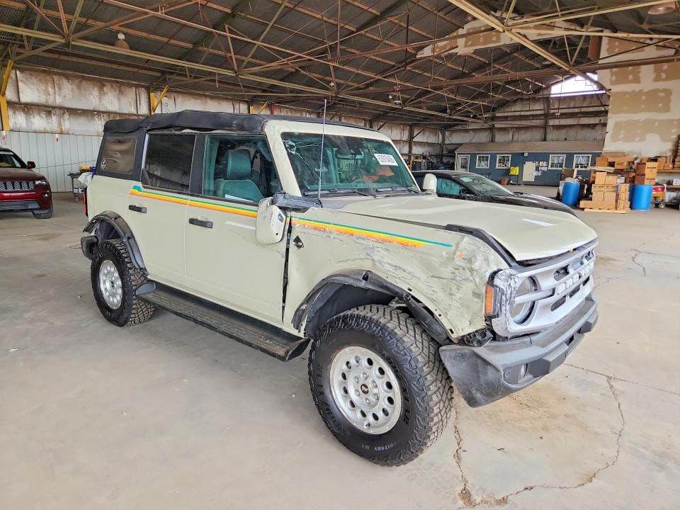 2026 FORD BRONCO OUTER BANKS 4