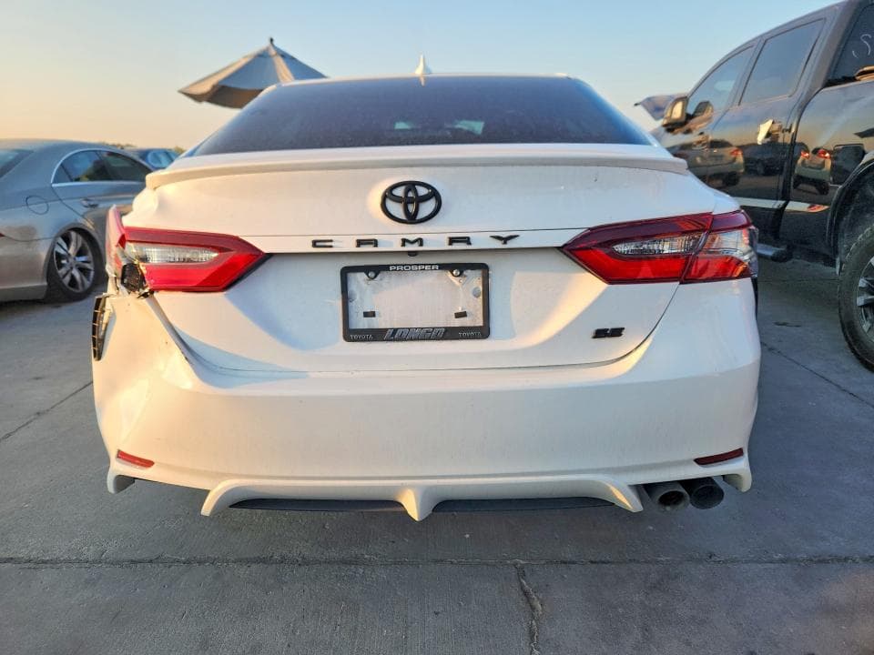 2021 TOYOTA CAMRY SE 6