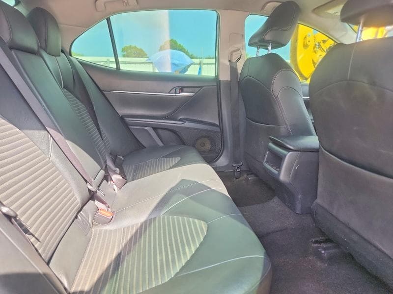 2018 TOYOTA CAMRY SE 10