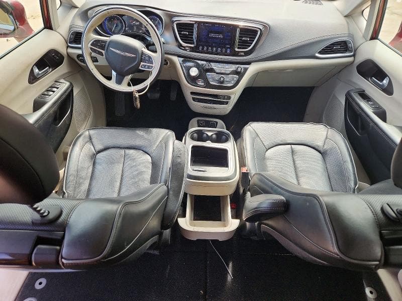 2017 CHRYSLER PACIFICA LIMITED 8
