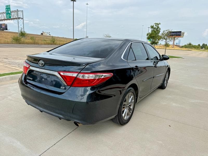 2017 TOYOTA CAMRY LE 4