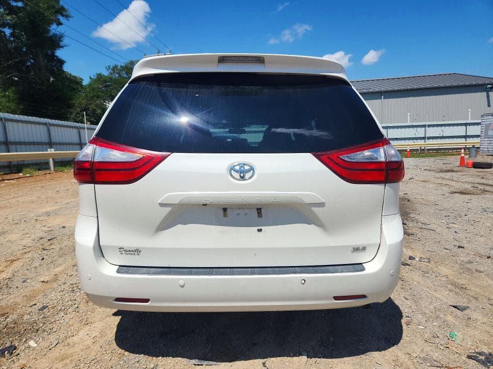2017 TOYOTA SIENNA XLE PREMIUM 8-PASSENGER 6