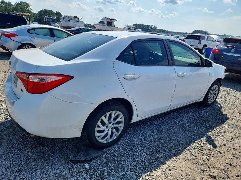 2017 TOYOTA COROLLA LE 3