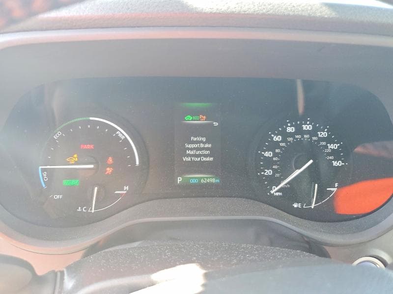 2023 TOYOTA SIENNA XLE 9