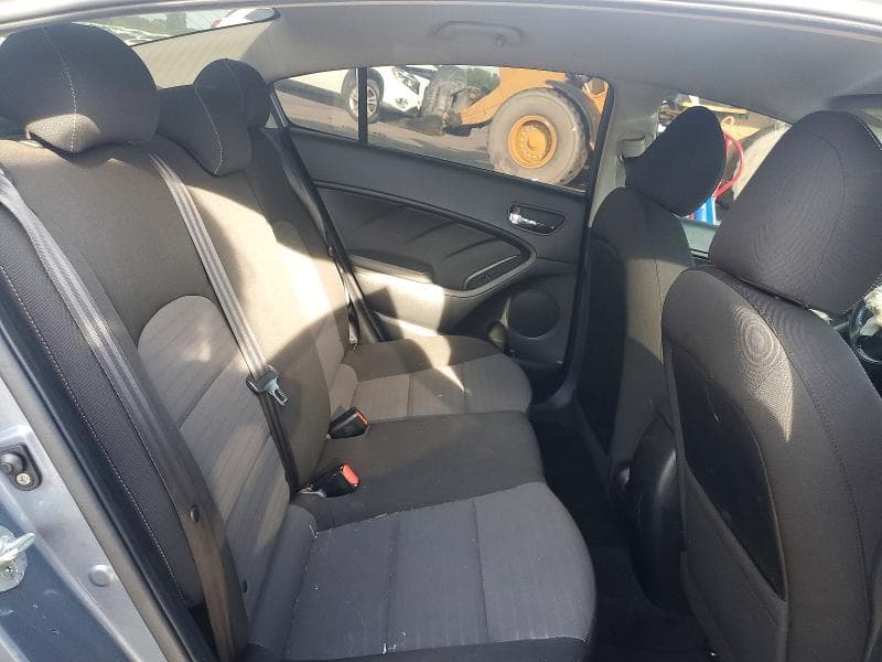 2017 KIA FORTE S 10