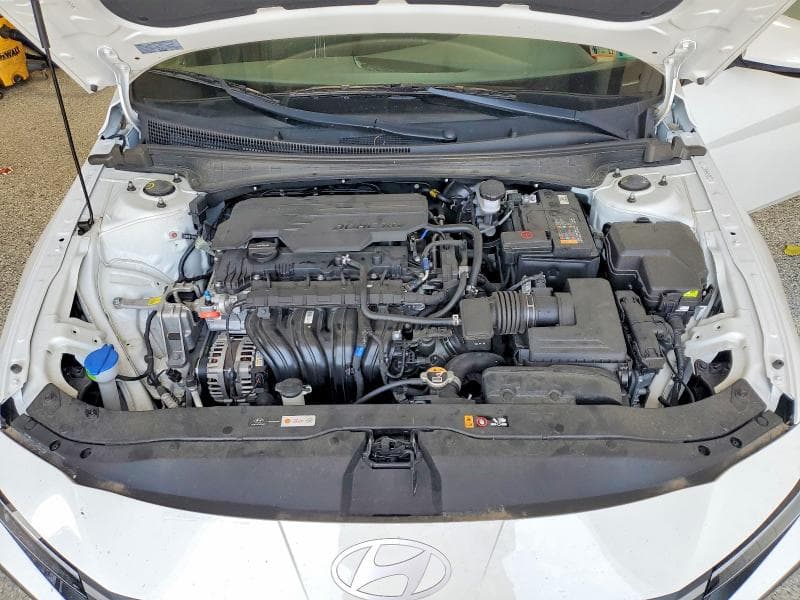 2024 HYUNDAI ELANTRA SEL 11