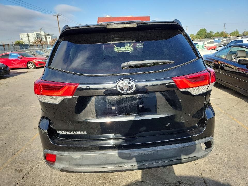 2019 TOYOTA HIGHLANDER LE 6